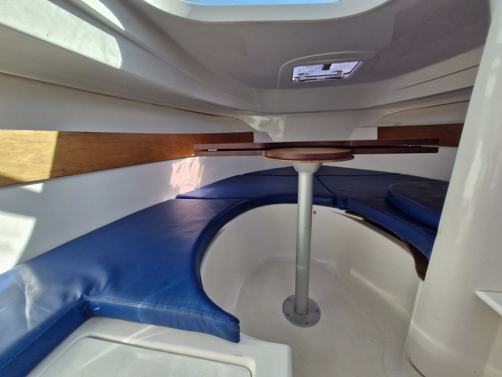 Beneteau Antares 650 – Off Duty