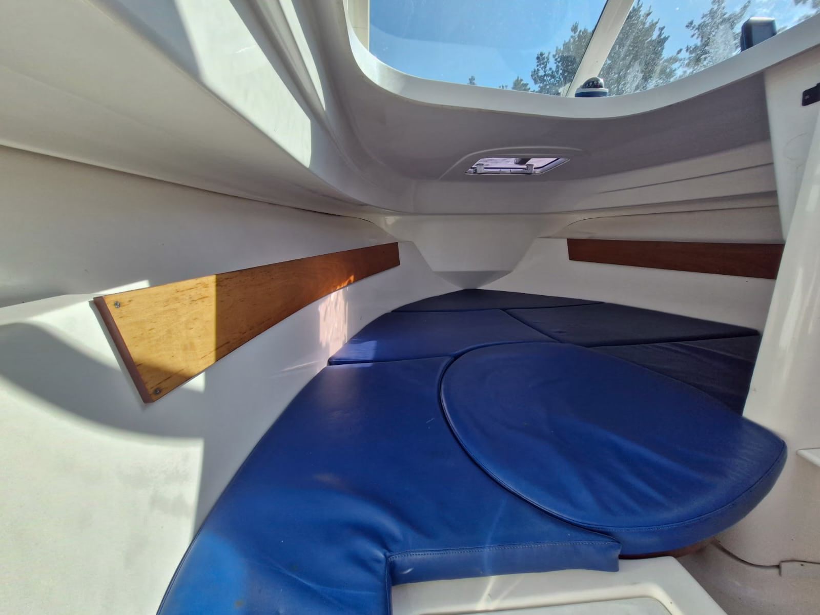 Beneteau Antares 650 – Off Duty
