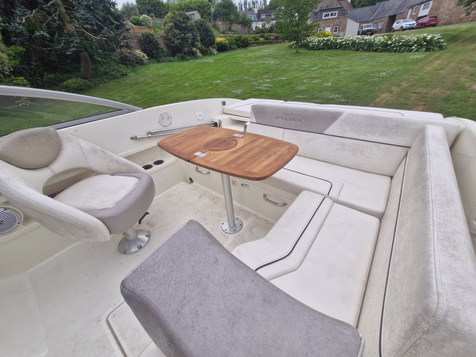 Bayliner 642 – Thea